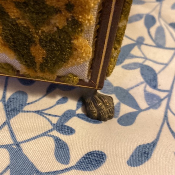 Reyes Musical Swiss Vintage Jewelry Box size 9x6x5 - Picture 16 of 16